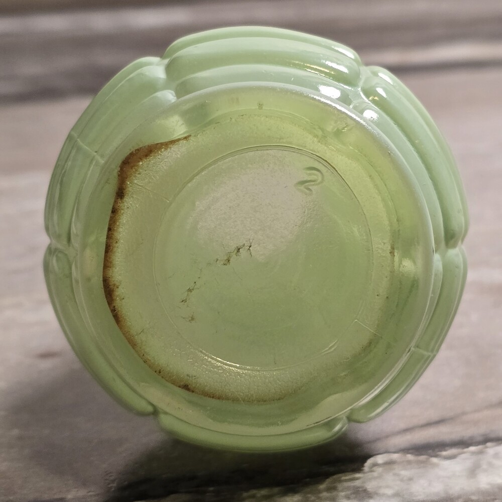 Vintage Jadeite Uranium Glass Powder Jar Shaker Base Art Deco 4” UV Reactive Glo - Picture 6 of 8
